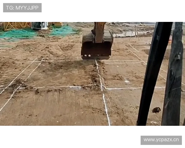 挖掘机加油站地下油罐基坑开挖